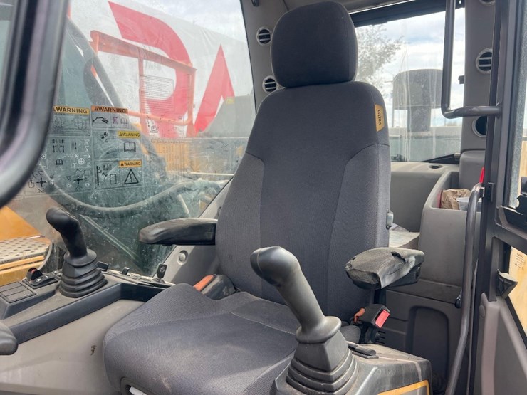 volvo-ec220el-image-33