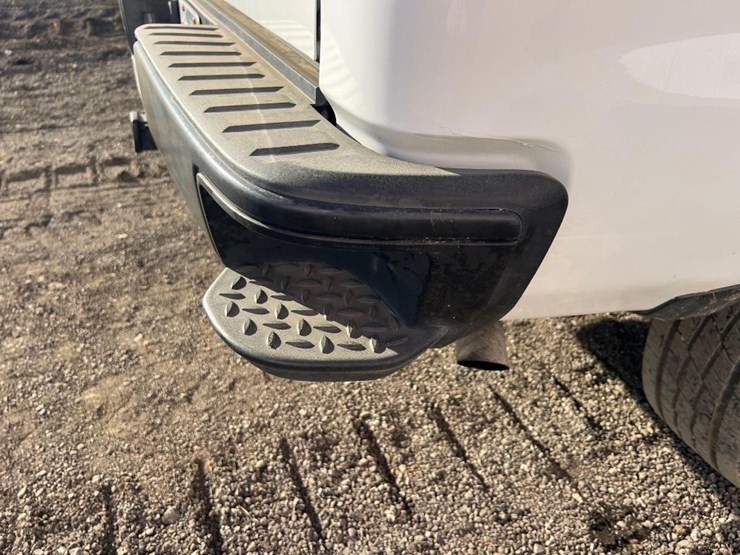 2018-chevrolet-silverado-image-13