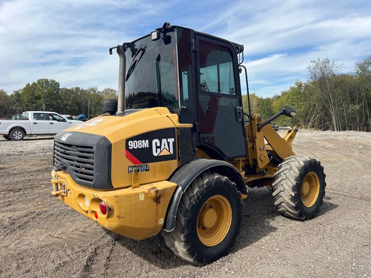 2018-caterpillar-908m-image-4