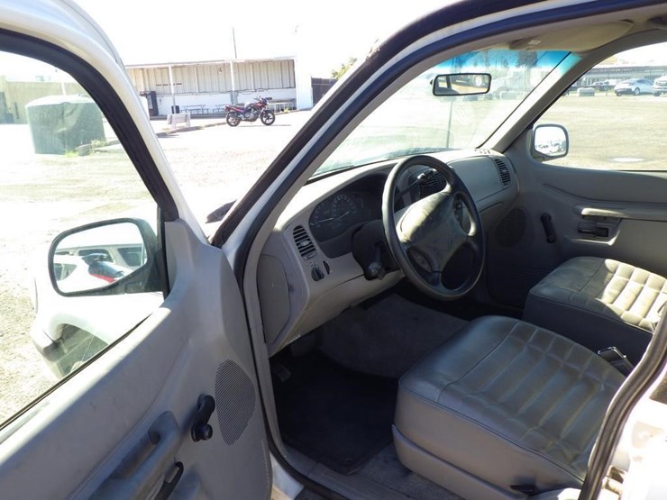1995-ford-explorer-image-5