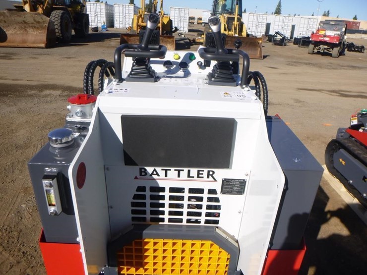 battler-st28h-6-skid-steer-track-loader-image-12