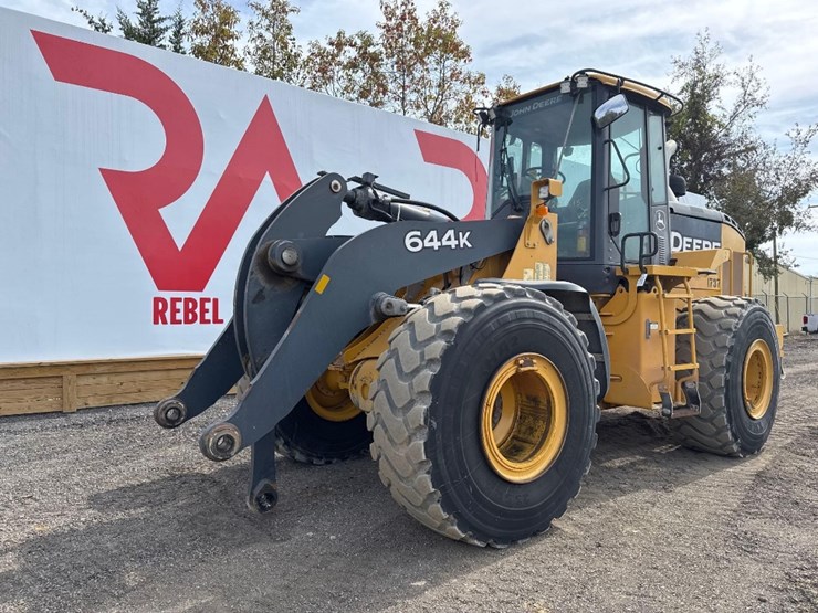 2017-deere-644k-image-2