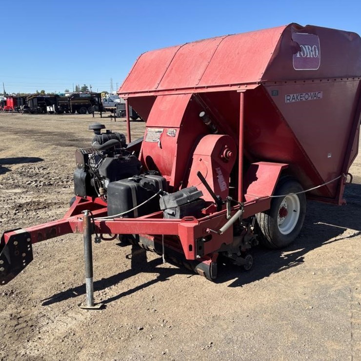 2011 Toro Rake-O-Val 0750 Debris Vacuum