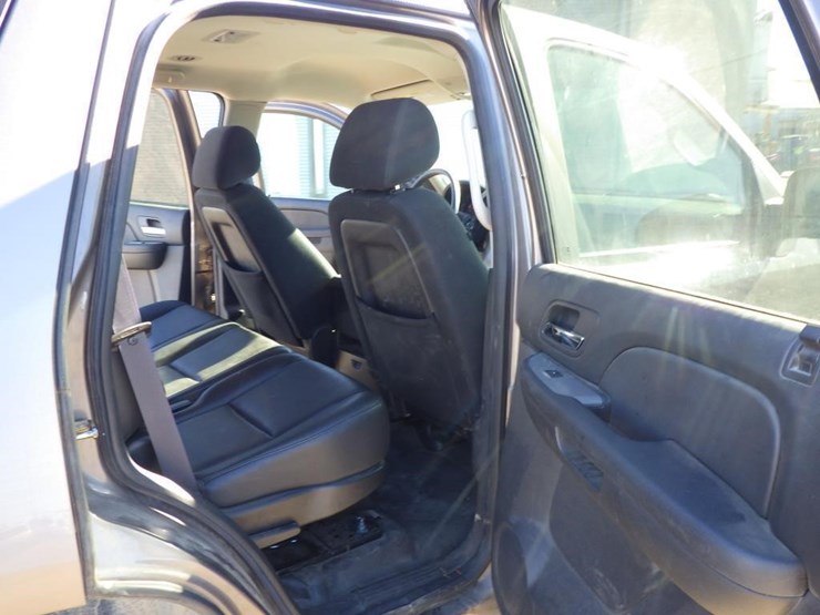 2014-chevrolet-tahoe-image-8