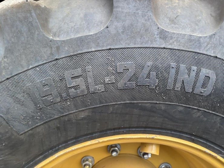caterpillar-420f2-image-34