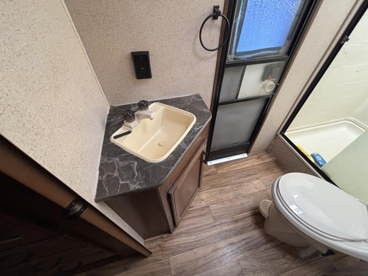 2016-jayco-jay-flight-slx-travel-trailer-image-38