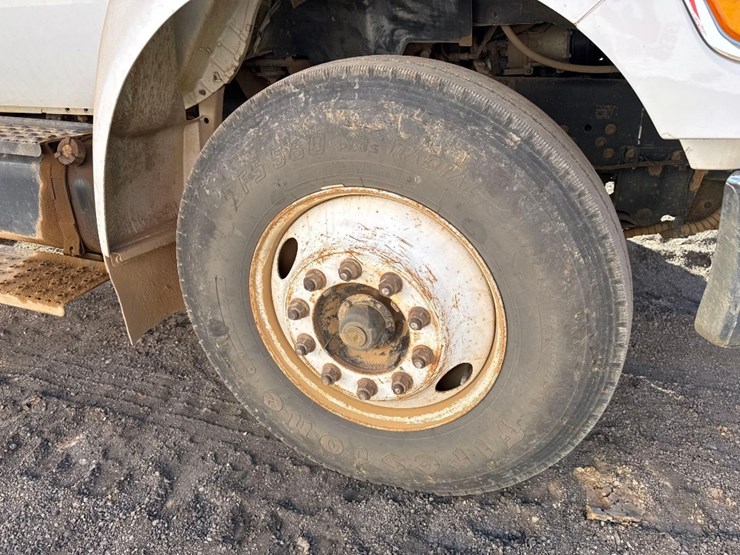 2006-ford-f750-image-11