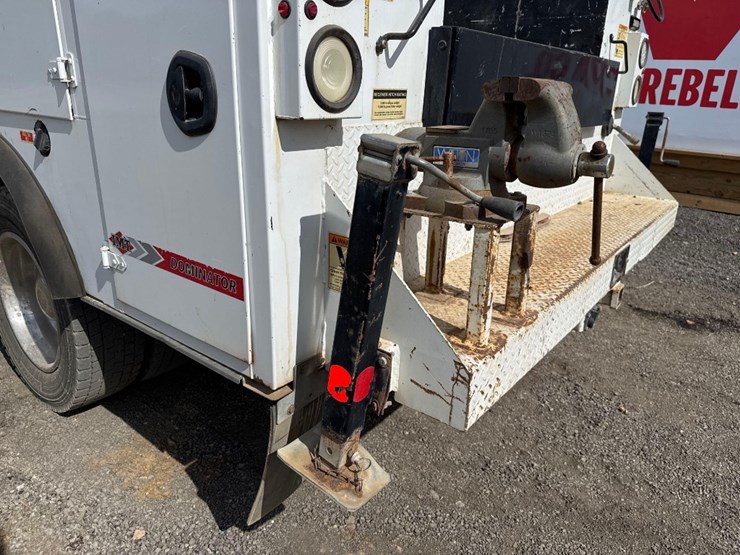 2016-ford-f550-xl-image-15