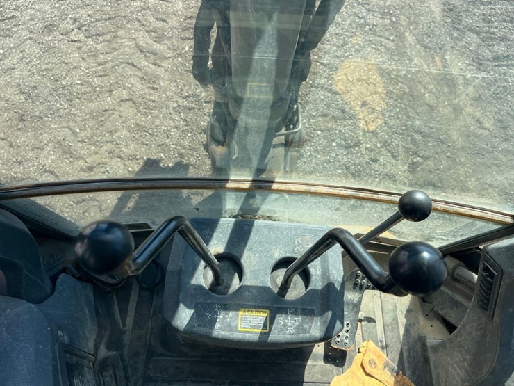 deere-410l-image-37