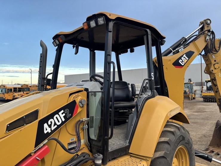 caterpillar-420f2-image-35