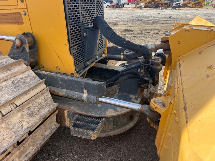 2019-deere-450k-lgp-image-12