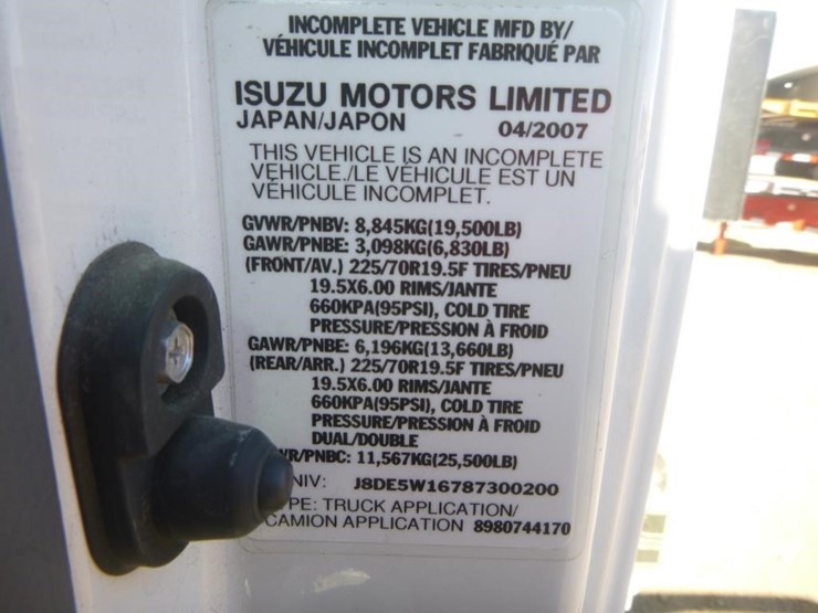 2008-gmc-w5500-image-30