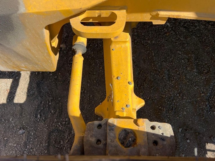 deere-410l-image-14