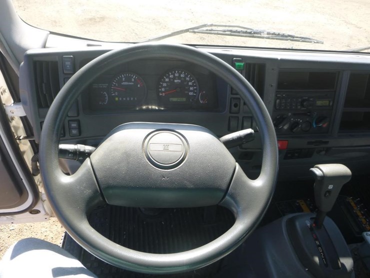 2008-gmc-w5500-image-22
