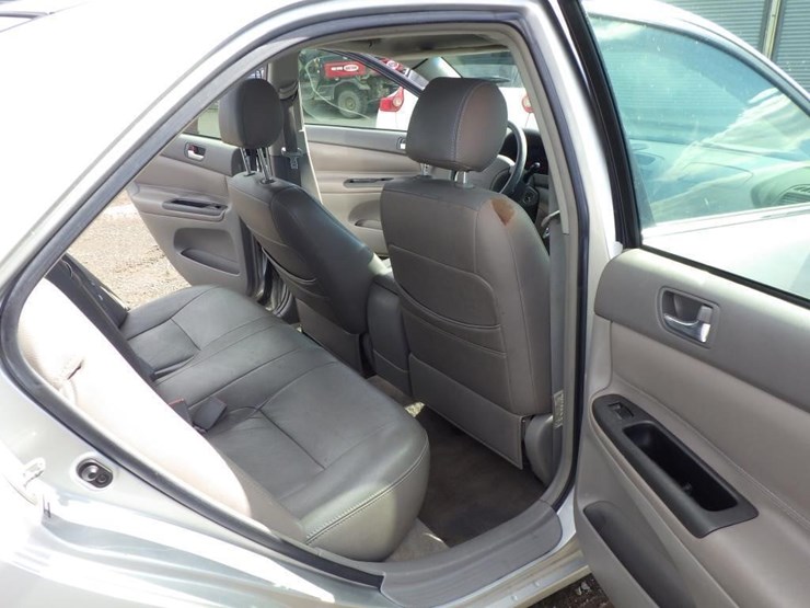 2006-toyota-camry-sedan-image-8