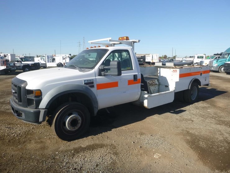 2008-ford-f550-image-1