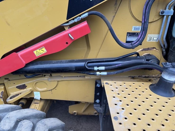 caterpillar-420f2-image-28
