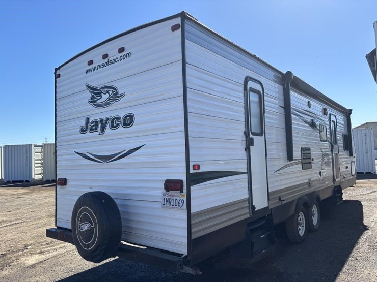 2016-jayco-jay-flight-slx-travel-trailer-image-3