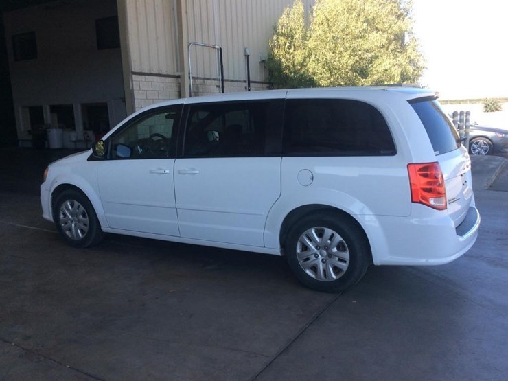 2011-dodge-grand-caravan-image-2