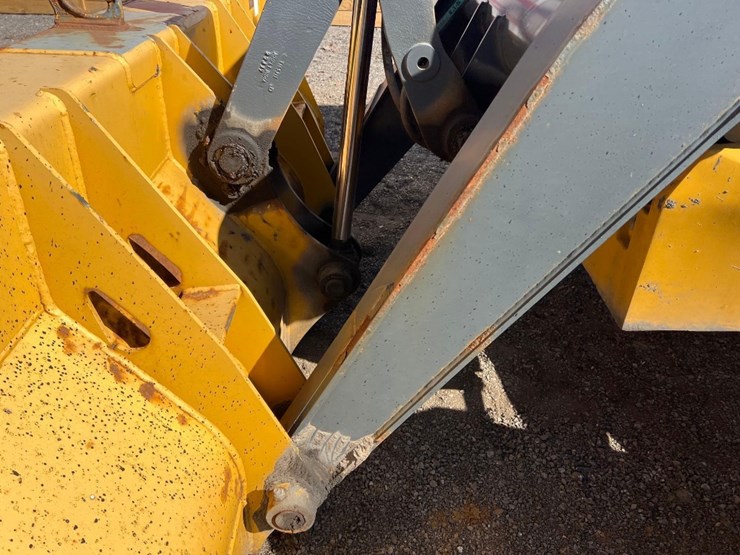 deere-410l-image-15