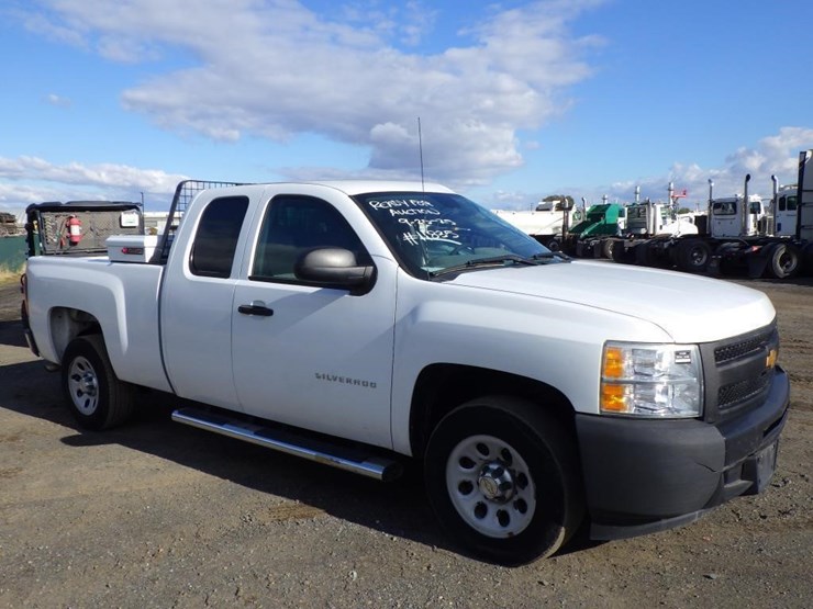 2013-chevrolet-1500-image-2