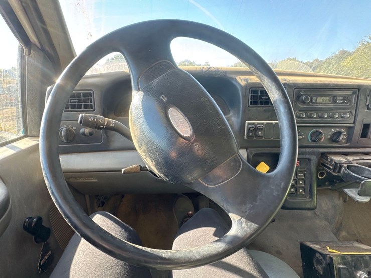 2006-ford-f750-image-23