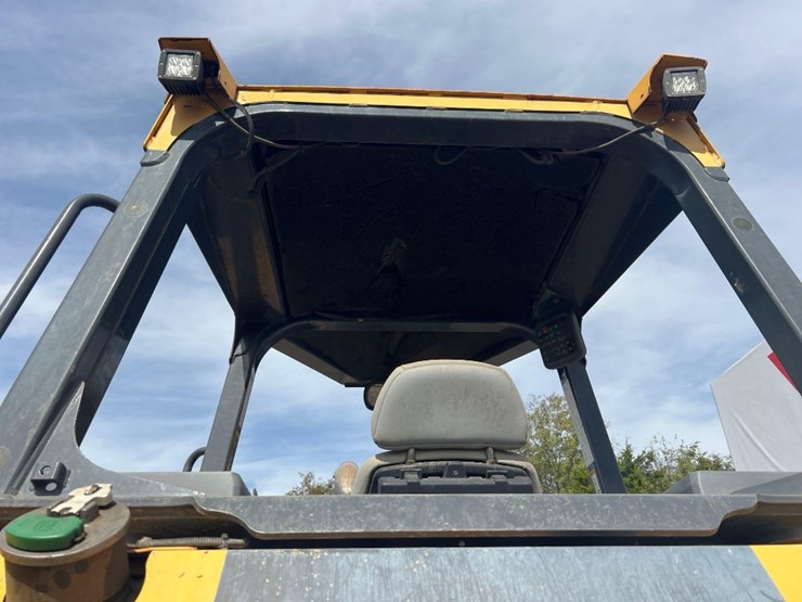 2019-deere-450k-lgp-image-22