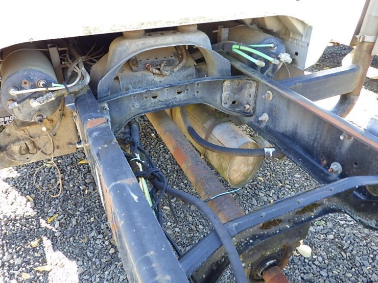 2006-ford-f750-image-9