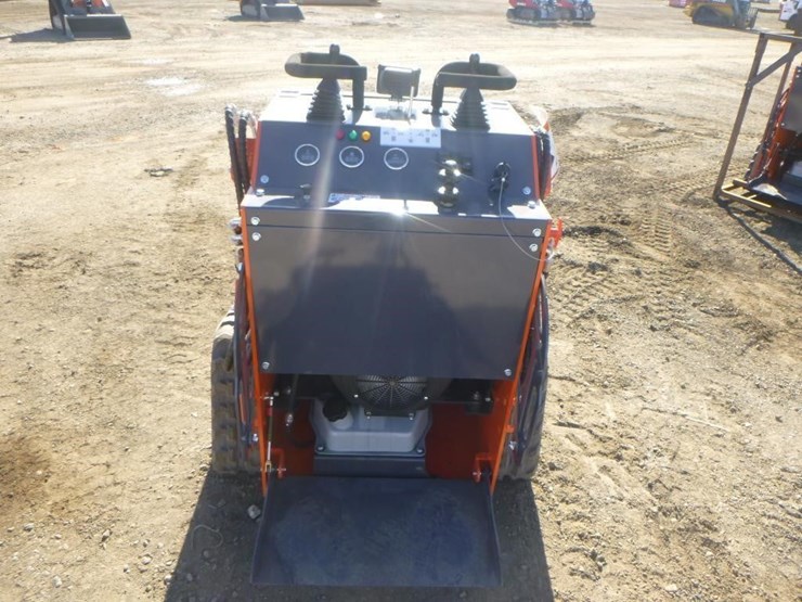 tpm-t460-skid-steer-track-loader-image-8