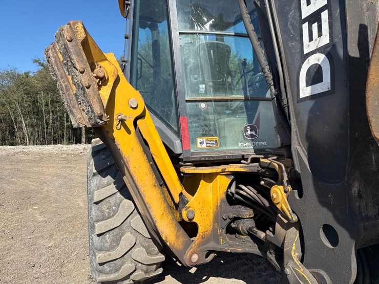 deere-410l-image-14