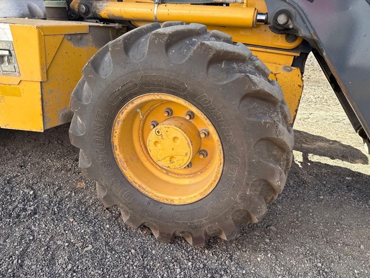 deere-410l-image-11