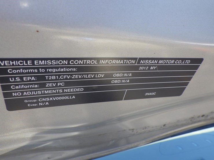 2012-nissan-leaf-sedan-image-12