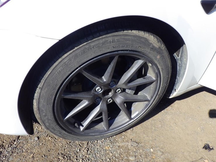 2023-tesla-model-3-sedan-image-9