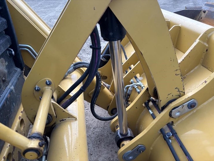 caterpillar-420f2-image-14