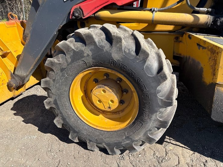 deere-410l-image-10