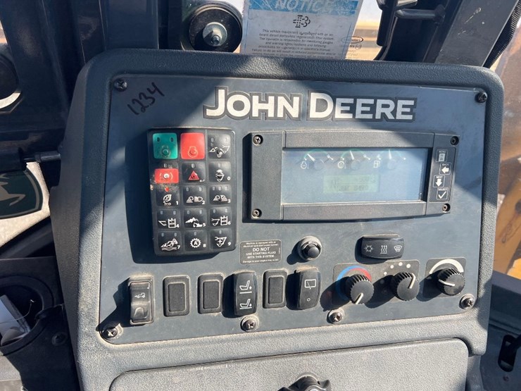 deere-410l-image-31