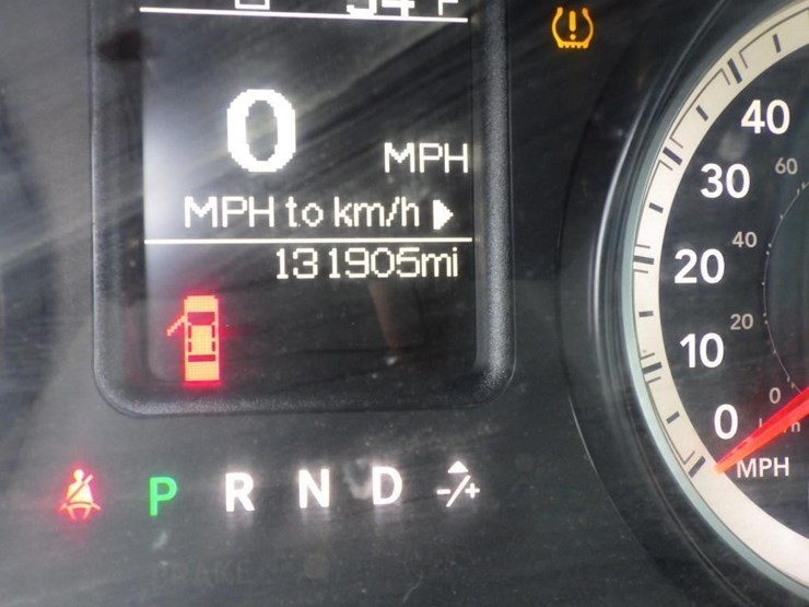 2015-ram-2500-crew-cab-pickup-truck-image-14