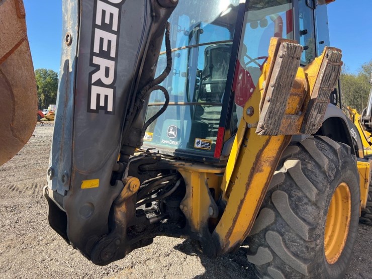 deere-410l-image-34