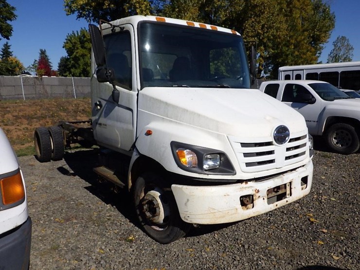 2005-hino-185-image-2