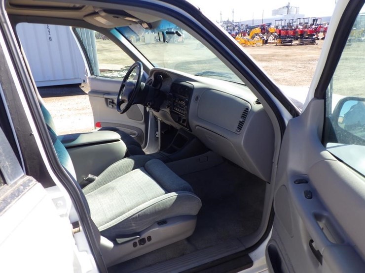 1996-ford-explorer-image-6