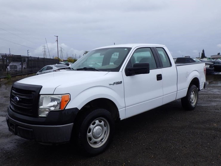 2014-ford-extra-cab-pickup-truck-image-1