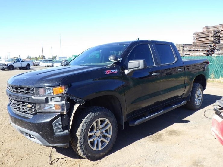 2021-chevrolet-1500-image-1