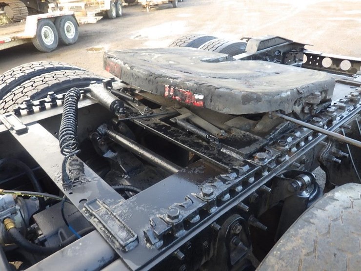 2011-international-prostar-image-11