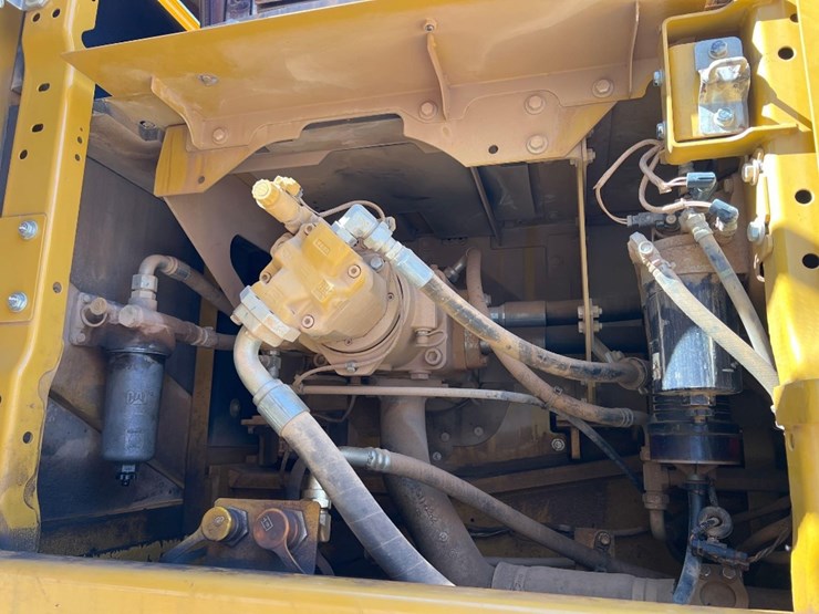 2019-caterpillar-336gc-image-26
