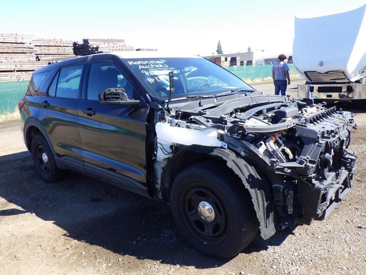 2021-ford-explorer-image-2