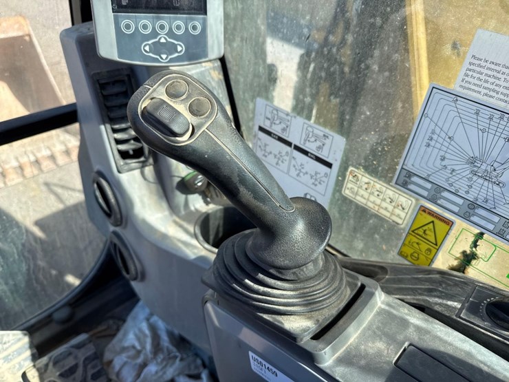 2016-caterpillar-315fl-image-35