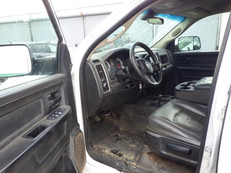 2015-ram-2500-crew-cab-pickup-truck-image-5
