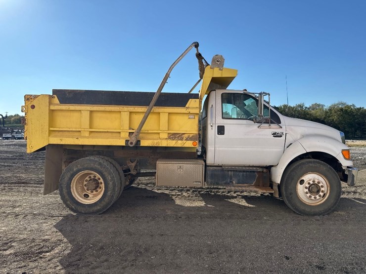 2006-ford-f750-image-5