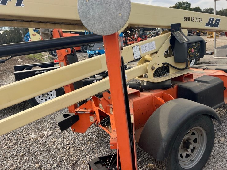 2016-jlg-t350-image-18