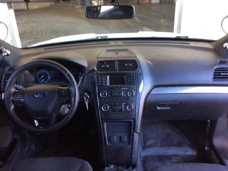 2018-ford-explorer-image-10